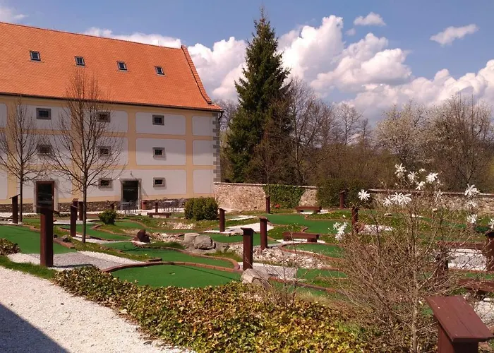 Zamek U Susice Hotell 3*